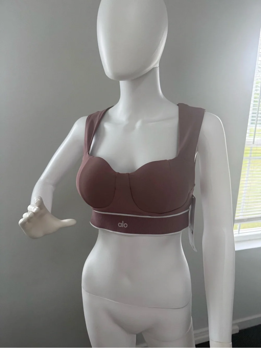 Alo Women’s Smoky Quartz Airlift Alignment Sports Bra